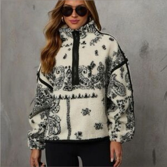 Vici Jackets & Blazers - Vici Oversized Black & Cream Paisley Sherpa 1/2 Zip Up Pullover Size Large